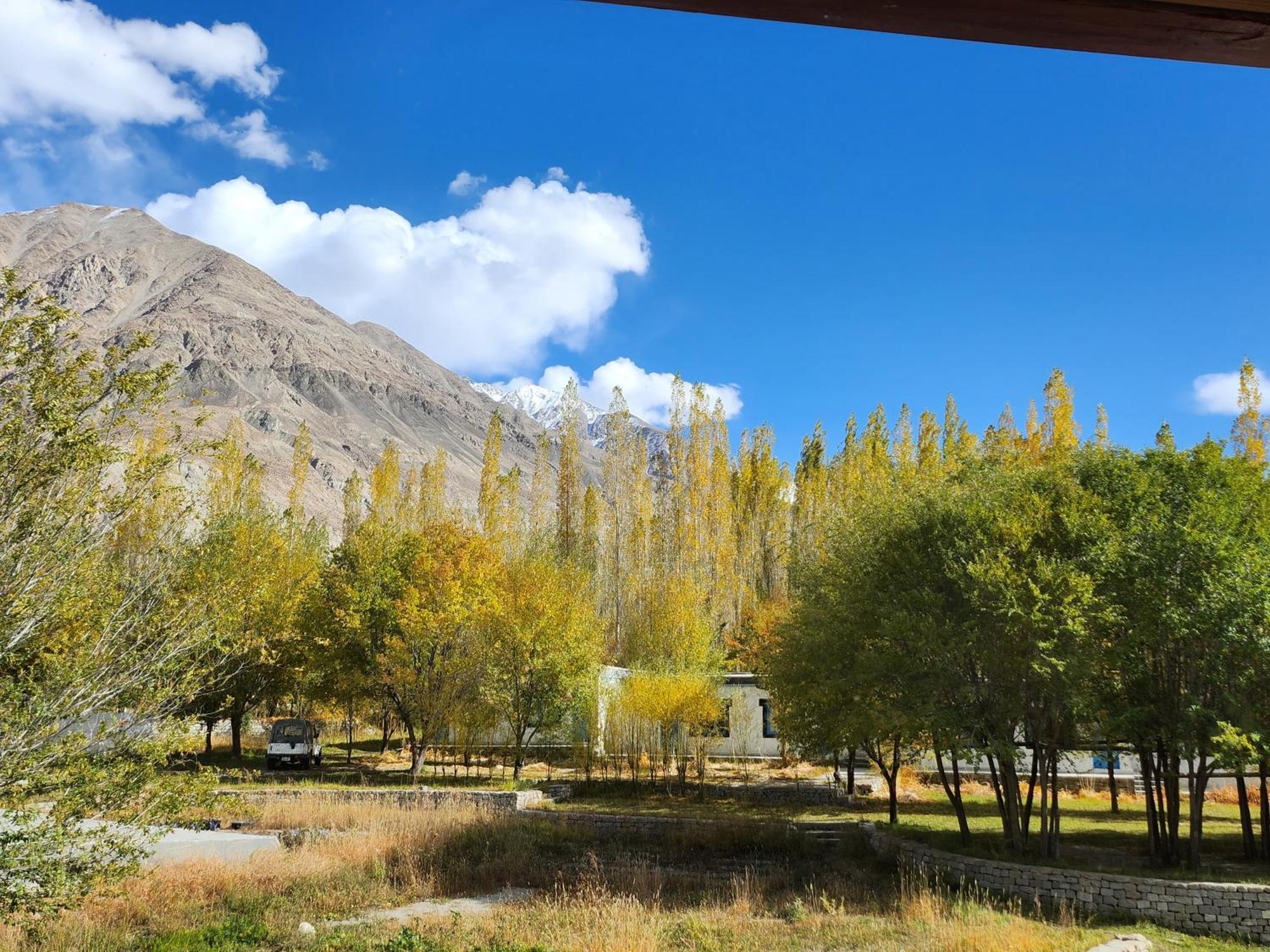 Lharimo Hotel Leh - Ladakh Kültér fotó