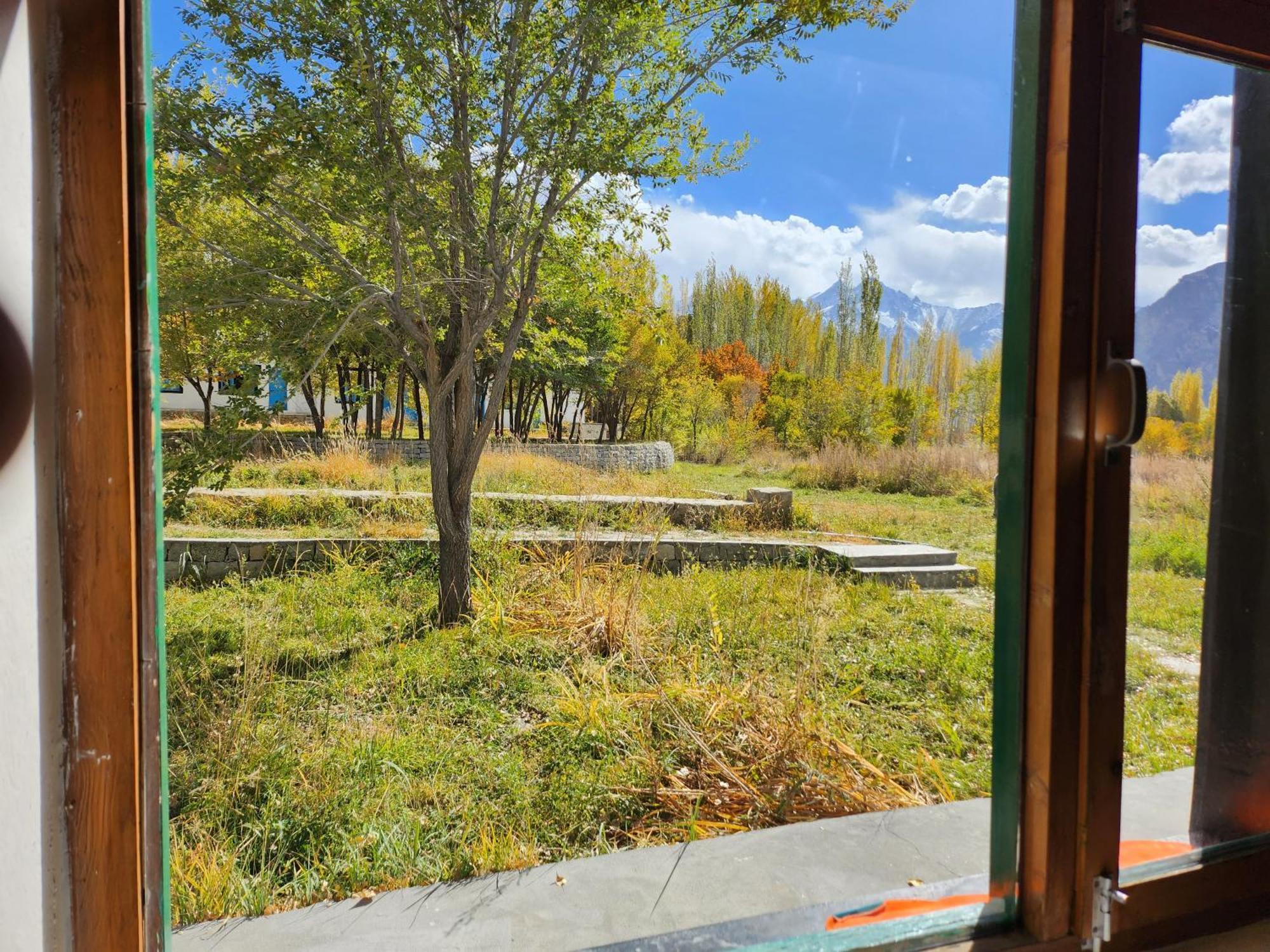 Lharimo Hotel Leh - Ladakh Kültér fotó